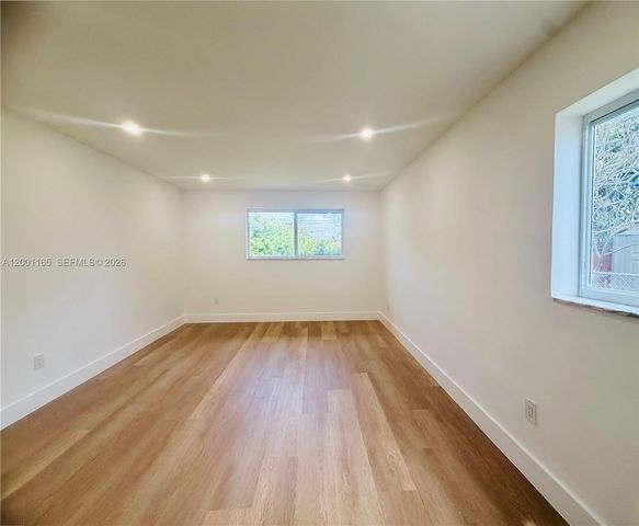 9051 SW 200th St, Cutler Bay, FL 33157