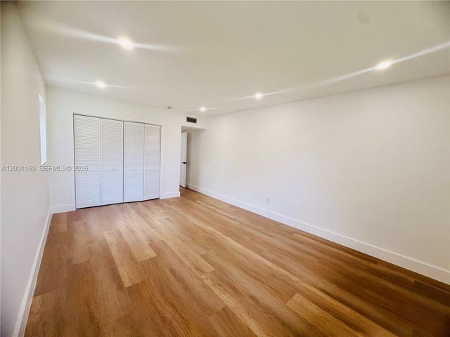 9051 SW 200th St, Cutler Bay, FL 33157