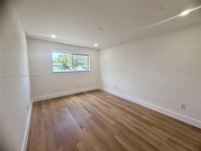 9051 SW 200th St, Cutler Bay, FL 33157