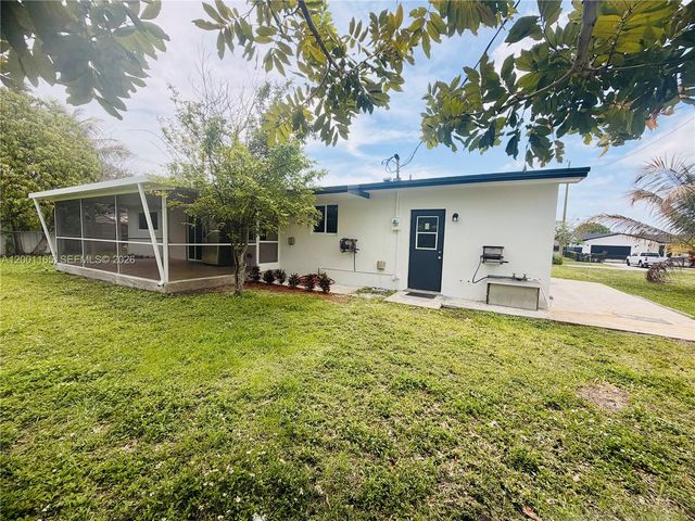 9051 SW 200th St, Cutler Bay, FL 33157