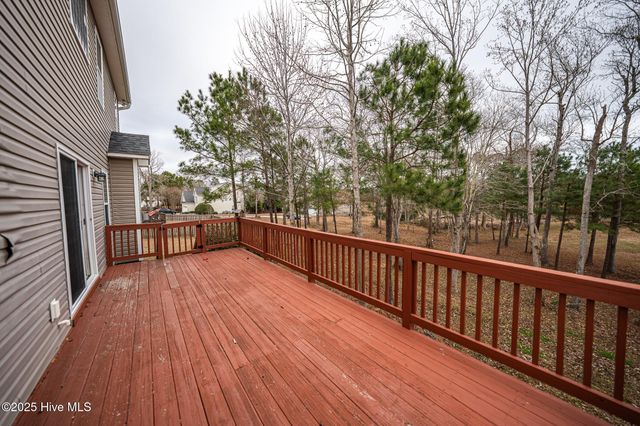 136 Old Millstone Landing Lane, Sneads Ferry, NC 28460