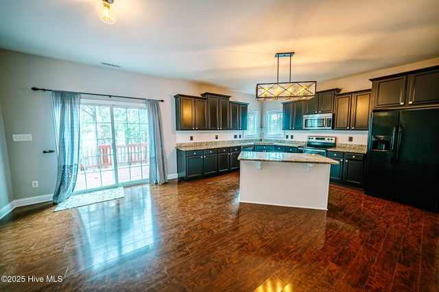136 Old Millstone Landing Lane, Sneads Ferry, NC 28460