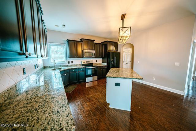 136 Old Millstone Landing Lane, Sneads Ferry, NC 28460