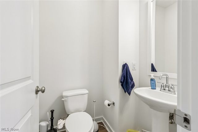 572 Auld Farm Circle, Akron, OH 44320