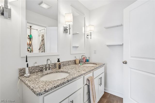 572 Auld Farm Circle, Akron, OH 44320