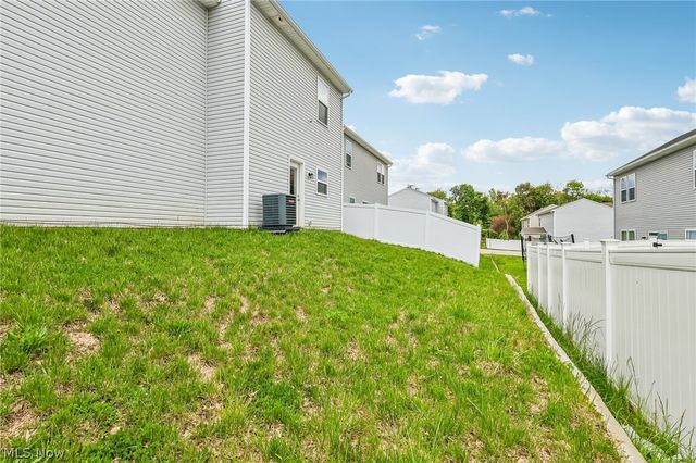 572 Auld Farm Circle, Akron, OH 44320