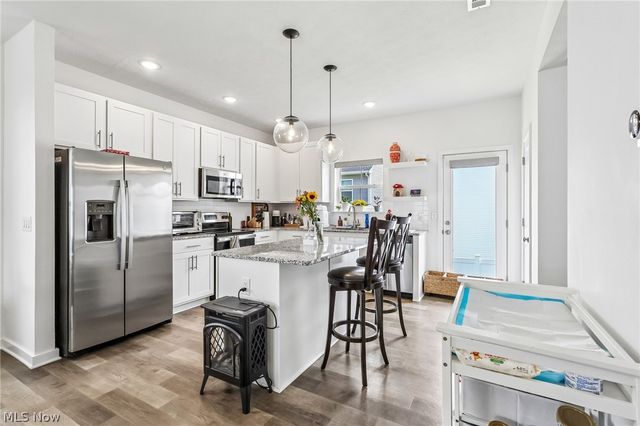 572 Auld Farm Circle, Akron, OH 44320