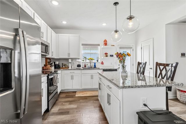 572 Auld Farm Circle, Akron, OH 44320