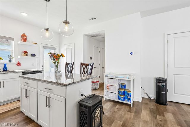 572 Auld Farm Circle, Akron, OH 44320