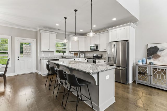 2044 Trout Trl, Murfreesboro, TN 37129
