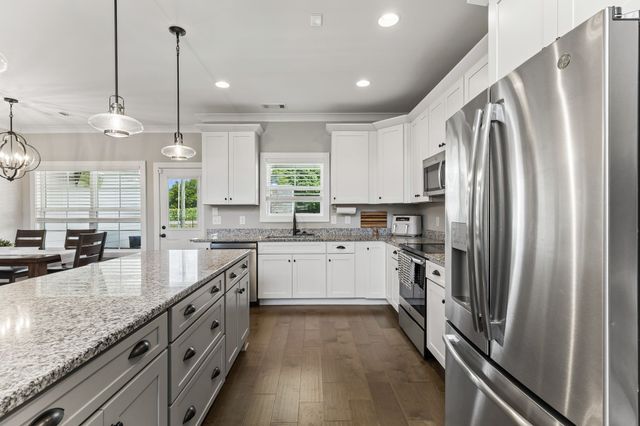 2044 Trout Trl, Murfreesboro, TN 37129