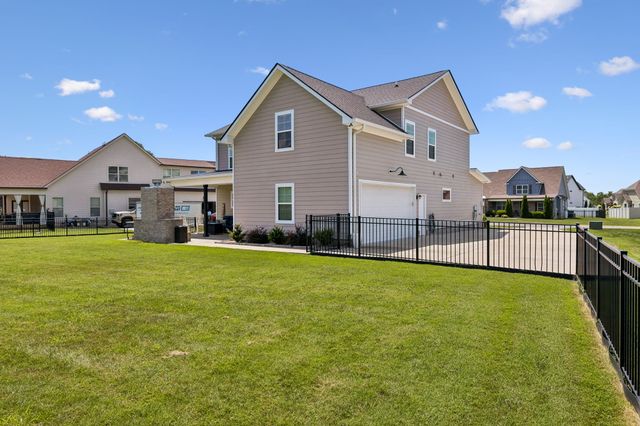 2044 Trout Trl, Murfreesboro, TN 37129