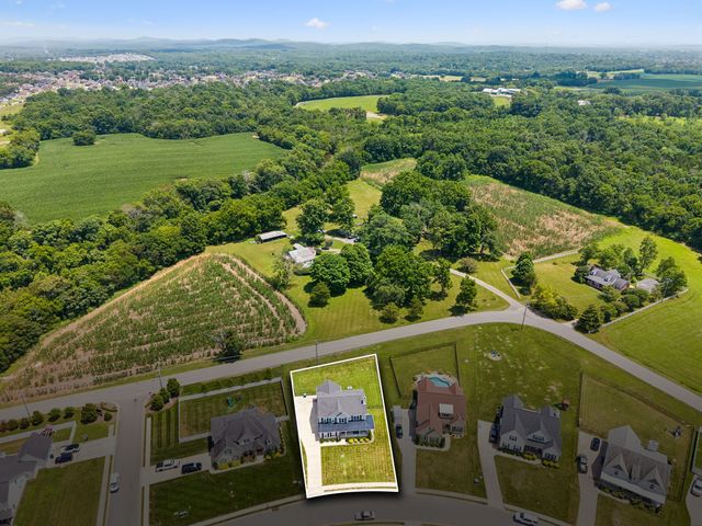 2044 Trout Trl, Murfreesboro, TN 37129