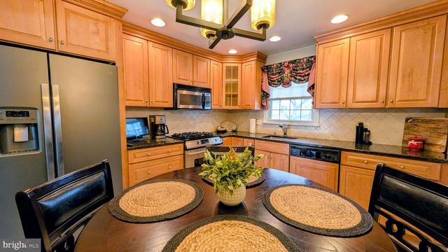 125 WILLOW WAY, Folsom, PA 19033