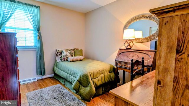 125 WILLOW WAY, Folsom, PA 19033