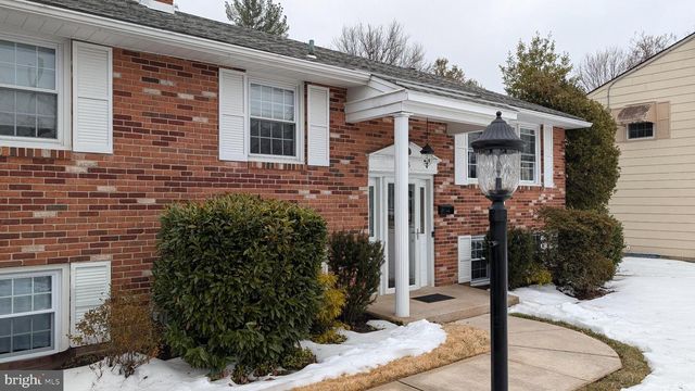 125 WILLOW WAY, Folsom, PA 19033