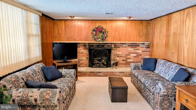 125 WILLOW WAY, Folsom, PA 19033