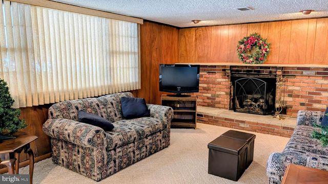 125 WILLOW WAY, Folsom, PA 19033