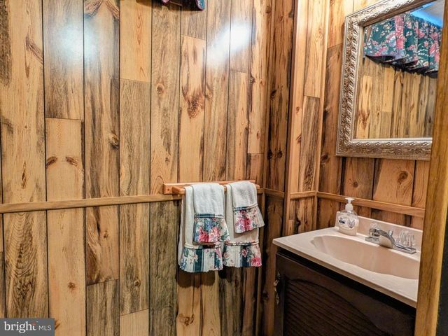 125 WILLOW WAY, Folsom, PA 19033