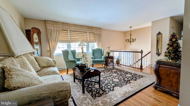 125 WILLOW WAY, Folsom, PA 19033