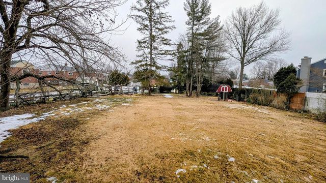 125 WILLOW WAY, Folsom, PA 19033