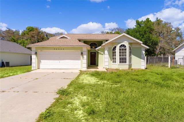 40045 PALM STREET, Lady Lake, FL 32159