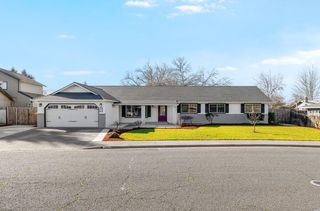 1855 Nancy Avenue, Central Point, OR 97502