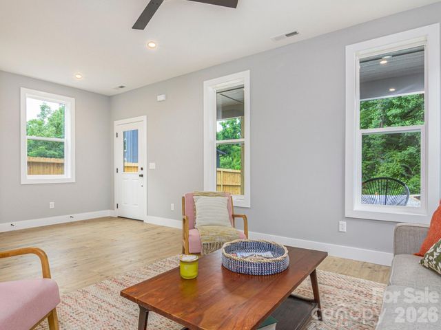 112 Shady Oak Drive, Asheville, NC 28803