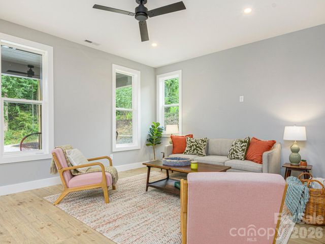 112 Shady Oak Drive, Asheville, NC 28803