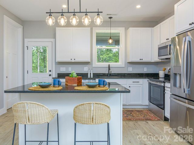 112 Shady Oak Drive, Asheville, NC 28803