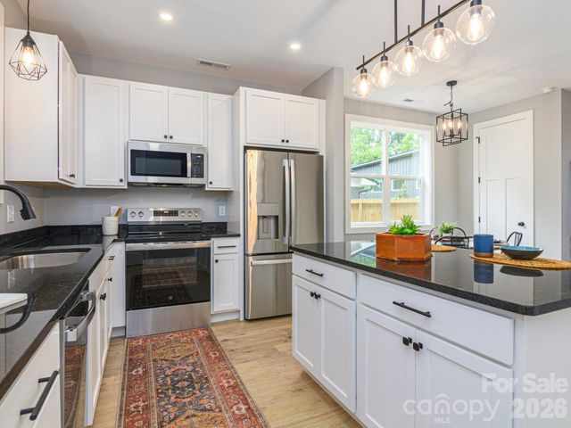 112 Shady Oak Drive, Asheville, NC 28803