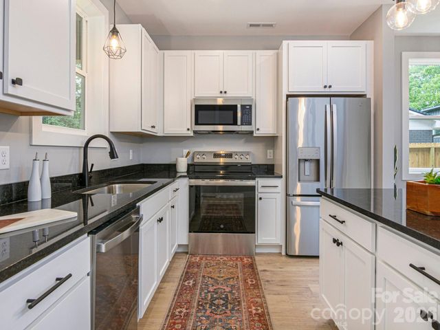 112 Shady Oak Drive, Asheville, NC 28803