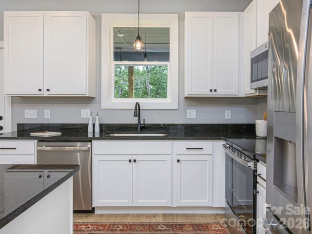 112 Shady Oak Drive, Asheville, NC 28803