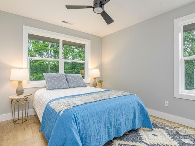 112 Shady Oak Drive, Asheville, NC 28803