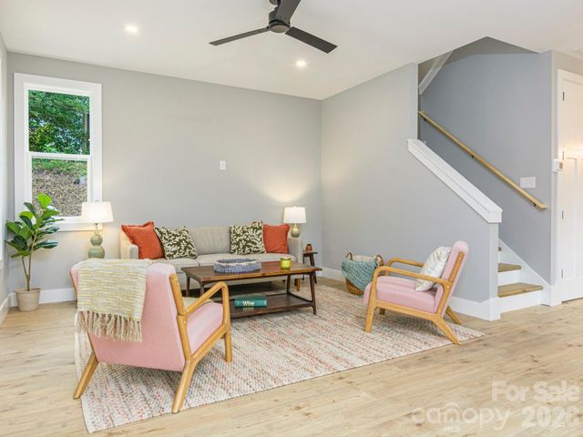 112 Shady Oak Drive, Asheville, NC 28803