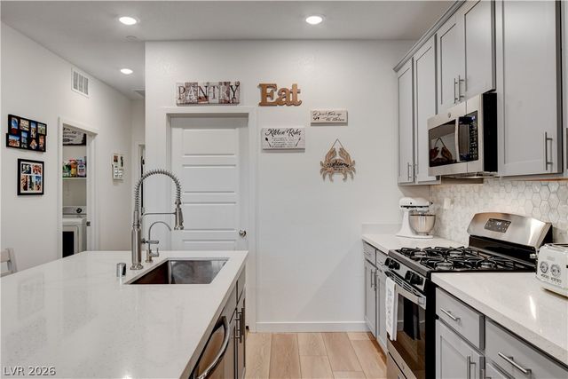 384 Aravalli Crest Street, Henderson, NV 89015