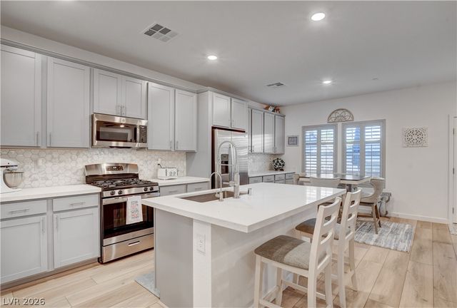 384 Aravalli Crest Street, Henderson, NV 89015