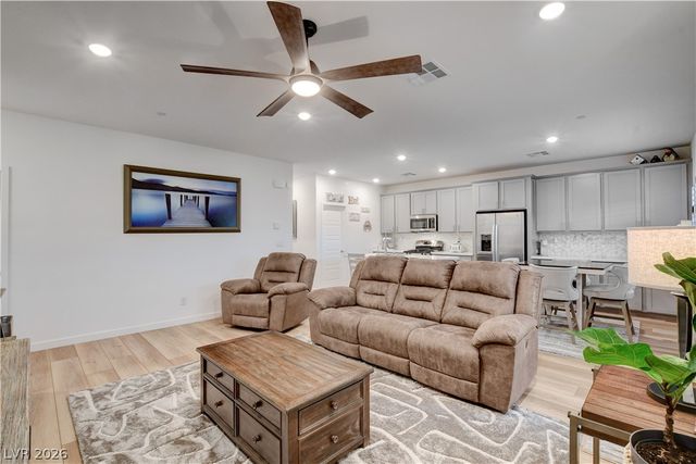 384 Aravalli Crest Street, Henderson, NV 89015