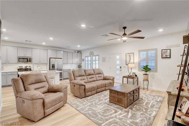 384 Aravalli Crest Street, Henderson, NV 89015