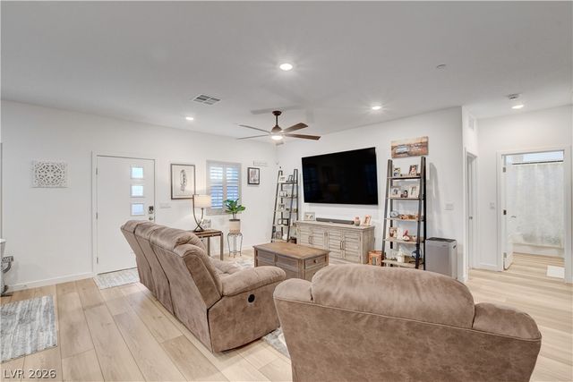 384 Aravalli Crest Street, Henderson, NV 89015