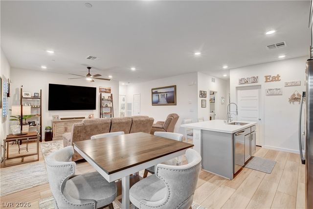 384 Aravalli Crest Street, Henderson, NV 89015