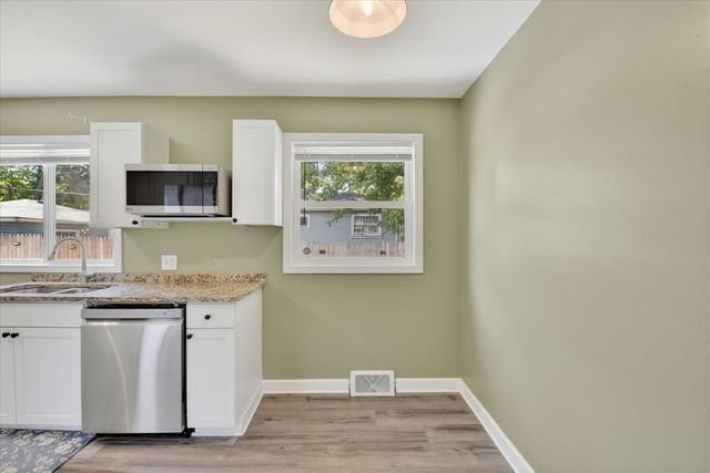 1294 Hawthorne Avenue, Ypsilanti, MI 48198