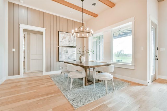 250 Pony Trl Trail, Angleton, TX 77515