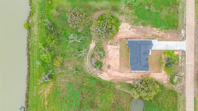 250 Pony Trl Trail, Angleton, TX 77515