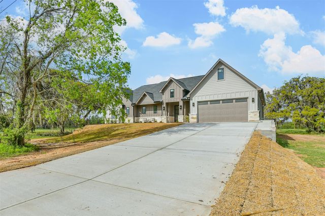 250 Pony Trl Trail, Angleton, TX 77515