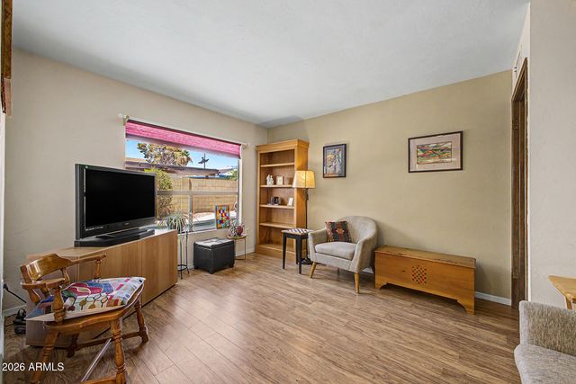 5450 E CAMBRIDGE Avenue, Phoenix, AZ 85008