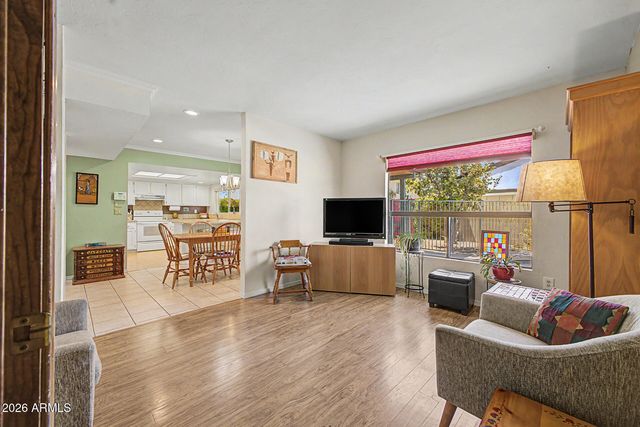 5450 E CAMBRIDGE Avenue, Phoenix, AZ 85008