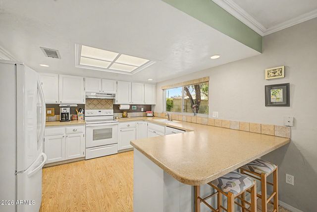 5450 E CAMBRIDGE Avenue, Phoenix, AZ 85008