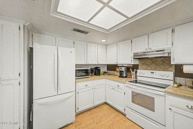 5450 E CAMBRIDGE Avenue, Phoenix, AZ 85008