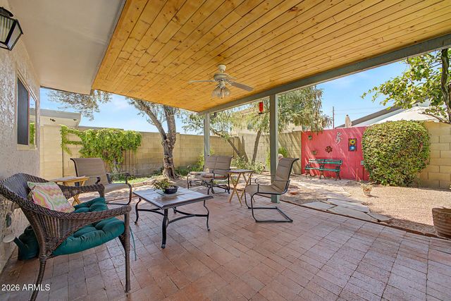 5450 E CAMBRIDGE Avenue, Phoenix, AZ 85008